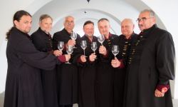 Węgierskie wino w krośnieńskim szkle