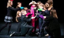 Teatralna premiera podopiecznych Akademii Aktorskiej