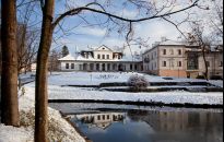 Przeszłość i teraźniejszość starego dworu w Kombornii