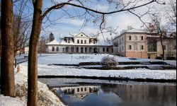 Przeszłość i teraźniejszość starego dworu w Kombornii