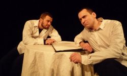 "Scenariusz" na scenie "Przedmieścia"