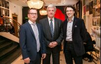 Obraz od prezydenta Dudy za ponad 10 tys. zł. Po aukcji dla hospicjum 62 tys. zł