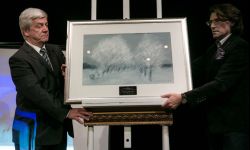 Obraz od prezydenta Dudy za ponad 10 tys. zł. Po aukcji dla hospicjum 62 tys. zł