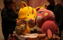 Próba przyjaźni w spektaklu 