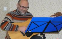 Życie to muzyka, życie to wiersz. Andrzej Śmiały śpiewający