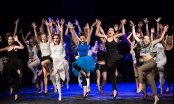 100 uczniów rzeszowskiej akademii w musicalu "Fame-Sława"