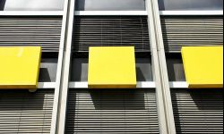 Rolety zewnętrzne, żaluzje fasadowe czy osłona typu screen 