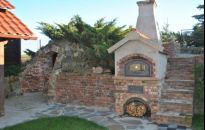 Kuchnia letnia. Praktyczny i atrakcyjny dodatek do ogrodu