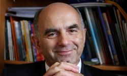 Ministrom pensję trzeba podnieść. Posłom - nie