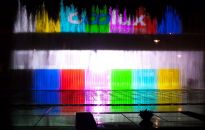 Sport i film na nowym pokazie fontanny multimedialnej