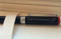 Hity na aukcji dla hospicjum - Polit i Ludwin. Tysiąc za pióro prezydenta