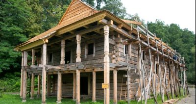 Drewniana synagoga powstaje w Galicyjskim Miasteczku w Sanoku