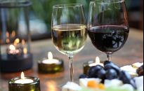 Ceremoniał picia wina - rzecz o kieliszkach do wina