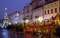 Świąteczne Miasteczko i lodowisko już otwarte na Rynku w Rzeszowie