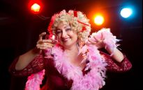 W teatrze, wśród zasp śniegu, z rodziną. Jak znani spędzają sylwestra