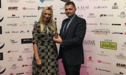 Renault talisman ze statueką luksusowej marki roku