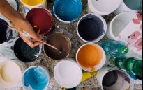 Malowanie - dobry sposób by starym meblom nadać nowy wygląd