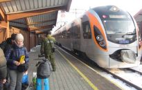 Pociąg Przemyśl-Lwów-Kijów oblegany przez podróżnych