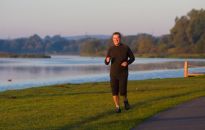 Tartanowa ścieżka dla biegaczy pojawi się nad Wisłokiem po wakacjach