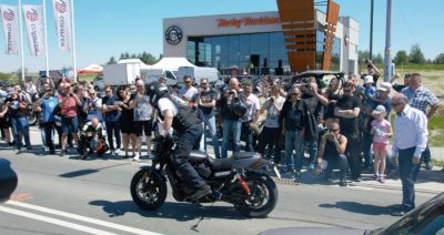 Walka o rekord w Harley-Davidson Rzeszów - Maciej DOP palił gumę przez 4,5 km! 