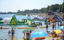 Wodny park rozrywki na Jeziorze Tarnobrzeskim kusi atrakcjami