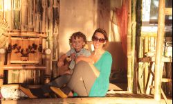 Zamieszkali na plaży na Filipinach. Budują tu Arkadię i smakują wolność