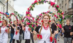 Festiwalowy korowód Polonusów uroczyście otworzył ulicę 3 Maja