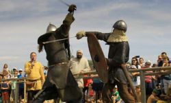 Widowiskowa bitwa o panowanie nad grodem w Trzcinicy