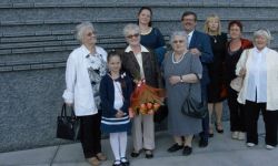 Sprawiedliwi i Zygmunt Rolat - Holocaust w ich pamięci