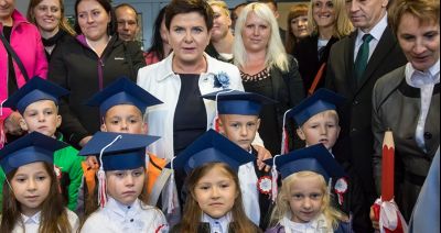 Premier Beata Szydło na rozpoczęciu roku szkolnego w Dobrzechowie