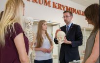 Wykładowca WSPiA został specjalistą od wykrywacza kłamstw