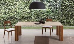 Spiek kwarcowy i drewno, czyli najmodniejszy stół do jadalni