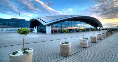 Indukcyjne ładowarki do telefonów na lotnisku w Jasionce