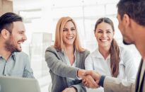 Wydatki związane z zapłatą składek wynikających z umowy ubezpieczenia grupowego można zaliczyć do kosztów uzyskania przychodów