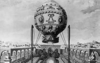 Atrapa balonu, którym lot odbył Jan Potocki stanie w Zamku w Łańcucie