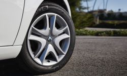 Nie czekaj na pierwszy śnieg ze zmianą opon na zimowe