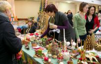 Świąteczne kiermasze i targi ruszają. Gdzie kupisz pierniczki i stroiki?