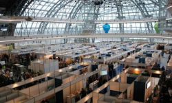 Gratis autobusem na Ekogalę. W Jasionce rozpoczęły się targi produktów regionalnych