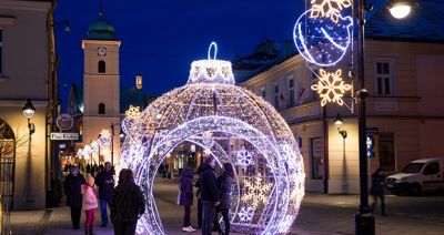 W Rzeszowie świąteczne oświetlenie i... bombka 3D!
