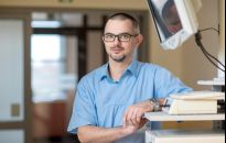 Zespół kanału nadgarstka - objawy, leczenie i rehabilitacja