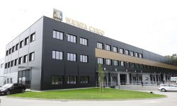 Trzech kolejnych najemców w Waimea Cargo w Jasionce