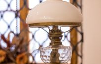 W świetle naftowej lampy. Historia oświetlenia