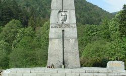 Rozbiórka pomnika gen. Świerczewskiego w Jabłonkach