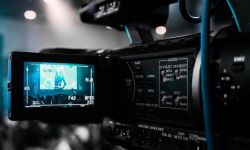 Dlaczego oglądamy filmiki w sieci?