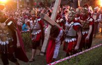 Plenerowe Misterium Męki Pańskiej w Niechobrzu w Niedzielę Palmową