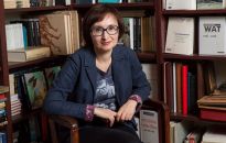 Asystentka Miłosza przekazała 300 książek do biblioteki w Zawadzie