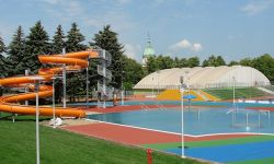 ROSiR opóźnia otwarcie basenów. Miasto czeka na pogodę