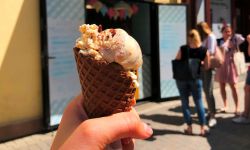 Nadeszły ciepłe dni. Rzeszowianie czekają w kolejkach...po lody!