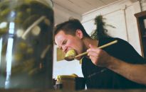 Amerykanin Ryan Socash chwali podkarpackie pierogi, proziaki i szarlotkę