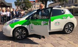 W Rzeszowie pojawiła się pierwsza elektryczna taksówka. Będą kolejne